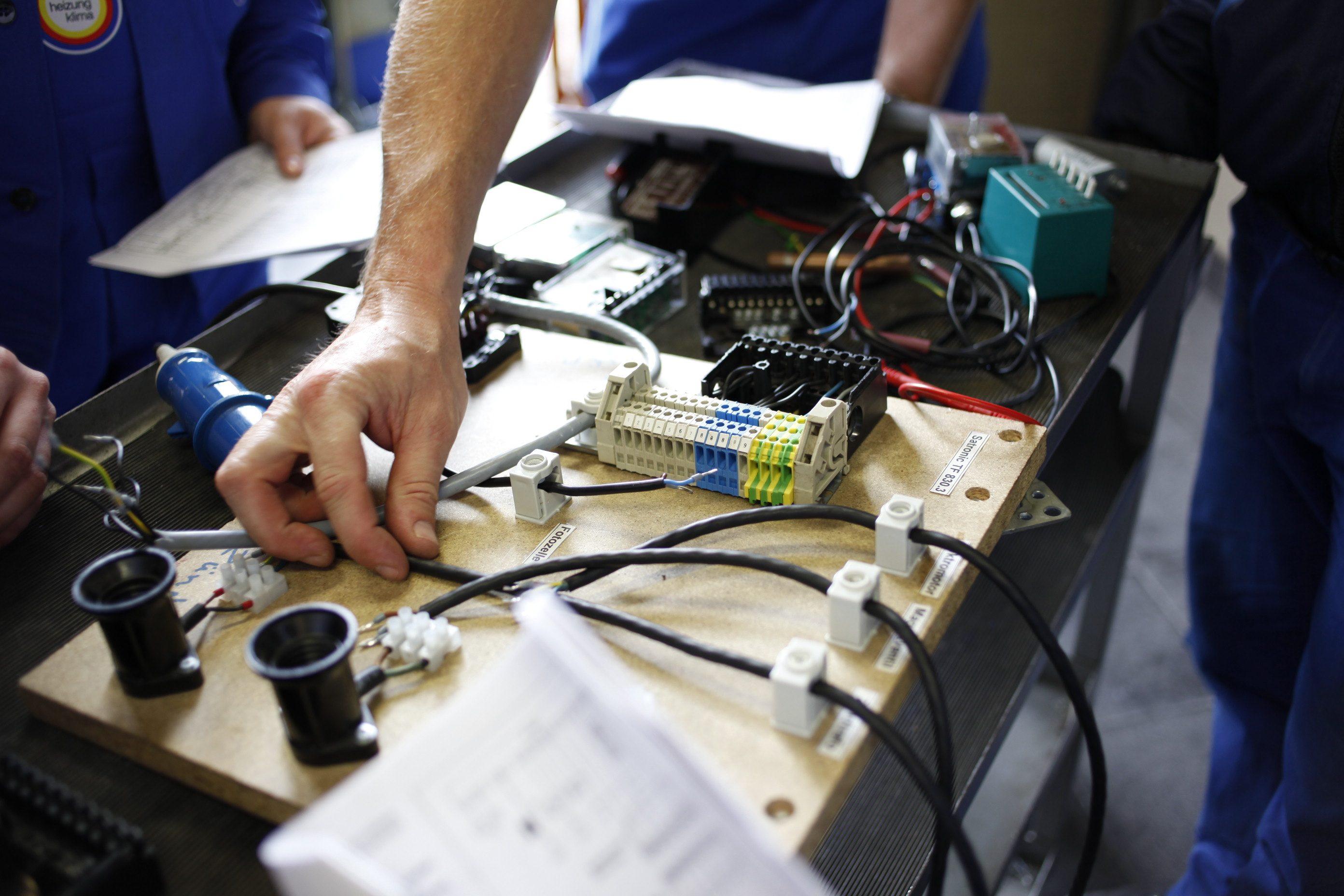 Elektrofachkraft für festgelegte Tätigkeiten im SHK - Handwerk